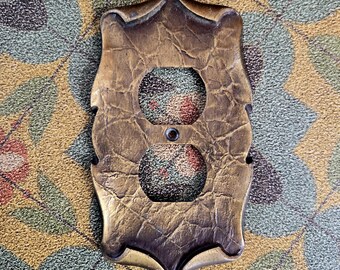 Diverse placche per prese elettriche vintage Amerock Carriage House disponibili