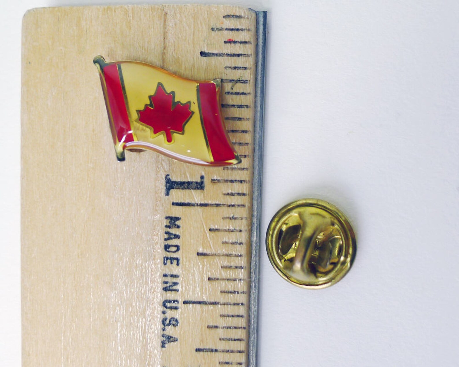 Canadian Maple Leaf Gilt Metal And Enamel Pin Brooch | Costume