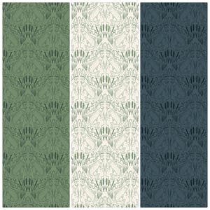 Puede incluir: Tres paneles verticales con patrones repetidos de peces, juncos y follaje. La paleta de colores incluye verde, blanco roto y azul marino. El diseño simétrico crea un efecto de papel pintado o tela, adecuado para la decoración.