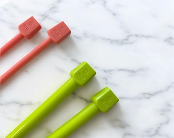 Knitting Needles - Plastic - Various Sizes and Colours - 10 inch length - Single Pointed