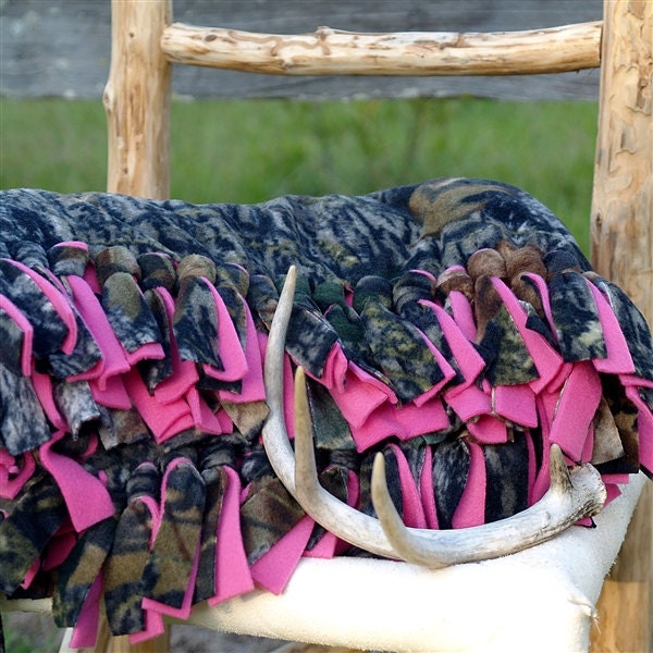 FREE PersonalizationHandmade fleece tie blanket using Etsy
