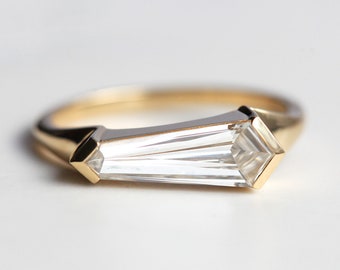 Lab Grown Shield Diamond ring Unique diamond engagement ring, One carat diamond ring, Geometric Diamond