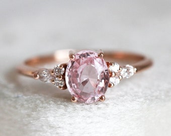 Saphir Verlobungsring, Pfirsich Saphir Diamant Ring Rose Gold, Rosa Saphir Verlobungsring, Oval Saphir Ring von Minimalvs