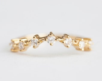 Gold Diamond Wedding Ring with Prong Diamond Setting, Delicate Gold Diamond Band, Womens Ring