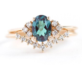 Alexandrite engagement ring set, Chatham or lab alexandrite & diamond set, Purple wedding set, Blue oval set