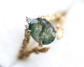 Leaf moss agate ring set with open diamond leaf band