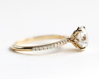 Fiamma round diamond ring, Leaf lab grown diamond ring with side pave diamonds