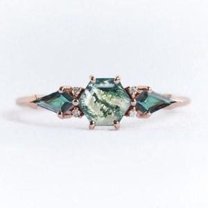 Hexagon moss agate ring with side kite alexandrite, Moss agate cluster ring