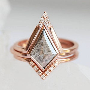 Grey Salt Pepper Diamond Ring With V Diamond Band, Diamond Engagement Ring Set, Natural Diamond Ring Grey image 1