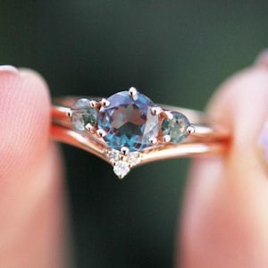 Alexandrite engagement ring, Round alexandrite ring,  14k gold alexandrite ring, Three Stone Engagement Ring, Color Change