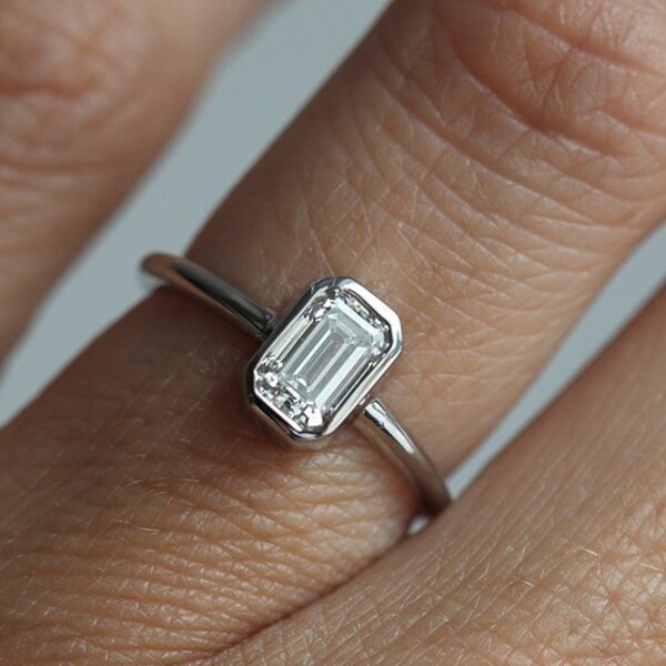 Platinum Diamond Engagement Ring, Solitaire Diamond Ring in platinum with Emerald Cut Diamond