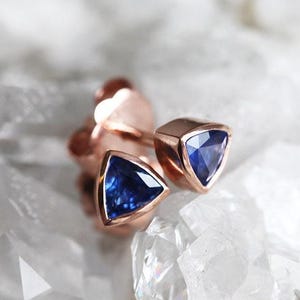 Sapphire Stud Earrings / 14K Gold Bezel Set Blue Sapphire Earrings / Sapphire Trillion Earrings / Gold Studs in Gold, Rose Gold, White Gold