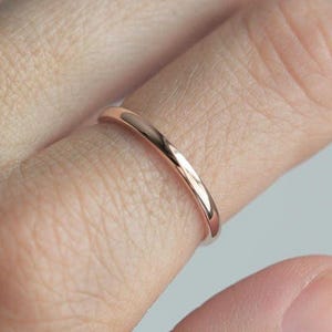 Schlichter Goldring, Dünner Ehering, Stapelring, 2 mm breit