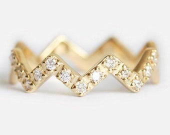 Geometric Wedding band with Pave Diamond Setting, Zig Zag Diamond Ring in 14k Gold