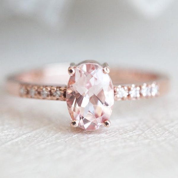 Anillo de compromiso de morganita en oro rosa, anillo de diamantes de morganita color melocotón rosa, anillo de compromiso de diamantes ovalados