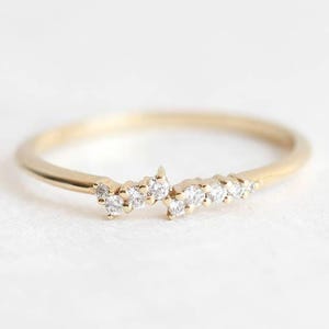 Delicate Diamond Cluster Ring, Tiny Diamond Ring, 14k or 18k Solid Gold Cluster Ring, Uniqe Wedding Band
