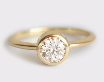 Round Diamond Ring, Round Cut Diamond Ring in Bezel Setting, Simple Round Diamond Engagement Ring