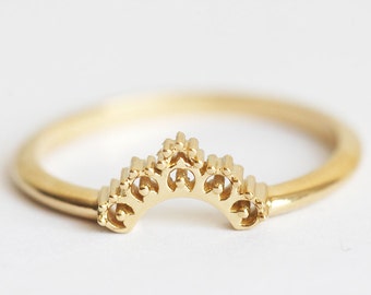 Delicate Gold Lace Ring, Gold Matching Wedding Band, V Shaped Curved Wedding Ring 14k