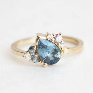 Blue Pear Sapphire Engagement Ring, Sapphire Cluster Ring, 18k Gold Wedding Ring with Pear Cut Blue Sapphire and diamonds in yellow gold