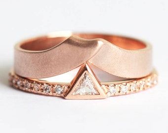 Rose Gold Diamond Engagement Ring with V Wedding Band, Triangle Diamond Ring with V shaped Weddign Ring