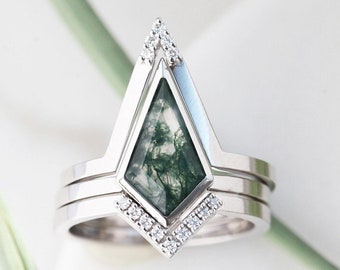 Moss agate Engagement Ring Set, Kite moss and diamond ring set, alternative ring set