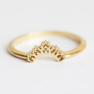 Delicate Gold Lace Ring, Gold Matching Wedding Band, V Shaped Curved Wedding Ring 14k