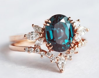 Oval floral alexandrite ring set with clustered matching band