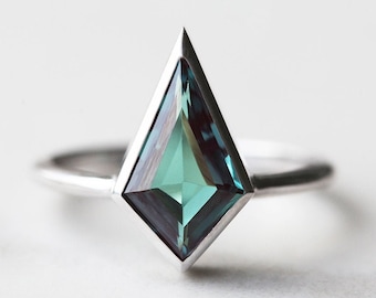 Alexandrite engagement ring, Kite cut ring, Unique geometric ring, Color change gemstone ring