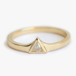 Modern Solitaire Ring with Triangle Cut Diamond, Yellow Gold Engagement Diamond Ring with Triangle Diamond, Trillion Diamond ring