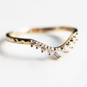 Geschwungener gehämmerter Diamant Band, Einzigartiger Diamantring