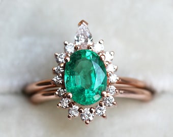 Emerald Diamond Ring Set, Oval Emerald Engagement Ring with Curved Matching Diamond Band, Wedding Ring Set