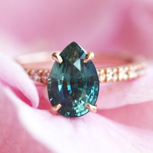 Pear Sapphire Ring, Teal Sapphire Engagement Ring, Green Blue Sapphire Ring, 2ct Pear Engagement Ring with Sapphire, Peacock Sapphire Ring