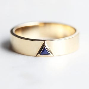 Triangle sapphire mens band, Unique blue sapphire band