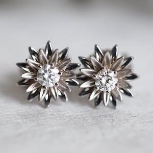 Weißgold Diamant Ohrringe, Diamant Ohrstecker, Floral Diamant Ohrringe für sie, Geschenk zum Jahrestag