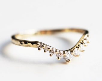 Curved hammered diamond band, Unique diamond ring