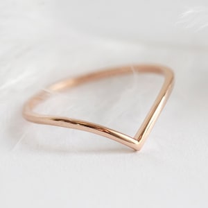 V shaped wedding band, Gold chevron stacking ring, Rose gold engagement band, Simple curved band