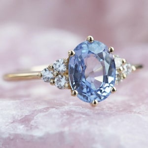 Blue Sapphire Engagement Ring, Minimalvs blue Sapphire Ring, Blue lavender sapphire 2ct oval sapphire diamond