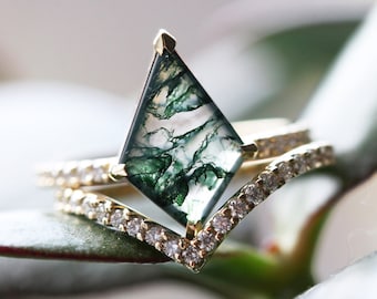 Moss agate engagement ring set, Diamond chevron band, Alternative kite wedding ring, Mossy gemstone ring