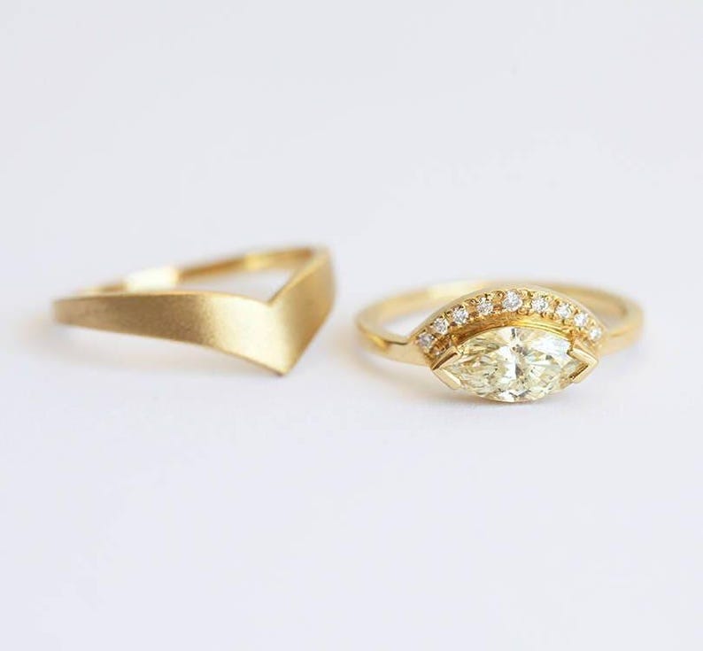 Anillo de diamantes amarillos, anillo de oro en forma de V con anillo de diamantes amarillos, anillo de diamantes amarillo claro con banda de bodas curva, Minimalvs imagen 3