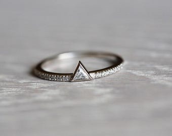 Bague de fiançailles diamant triangle, bague diamant triangle moderne, bague diamant 0,1 carat, bague