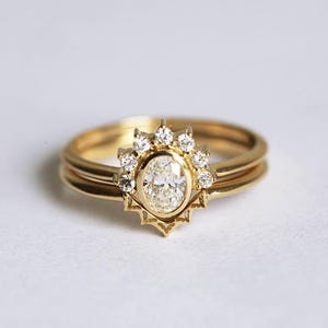 Oval Diamond Ring Set with Lace Wedding Ring, V Shaped Wedding Band, Oval Diamond Engagement Ring, Diamond Wedding Ring Set