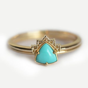 Turquoise Wedding Set, Trillion Turquoise Ring with Curved Gold Band, Gold Turquoise Engagement Ring, 18k yellow gold engagement ring