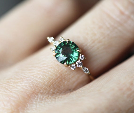 18ct Fairtrade yellow gold round green sapphire rise ring - Baroque  Jewellery