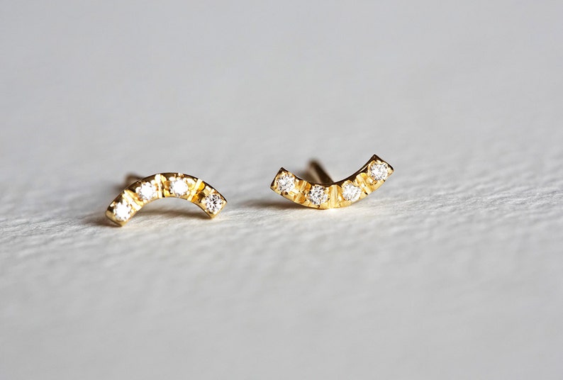 18k curved diamond Stud earrings, delicate line earrings, 14K Gold earring, Everyday Earrings, Delicate Earrings image 2