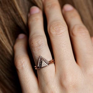 Modern Triangle Diamond Ring Set, 14k 18k Gold 0.2 Carat Solitaire Diamond Ring with Pave Black Diamonds & Matching V Shaped Pave Band