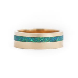 Men&#39;s wedding band with peacock opal inlay