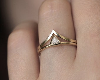 Bague en diamant triangle en or avec bande en V, bague de fiançailles simple sertie avec diamant en forme de trillion et alliance en forme de V