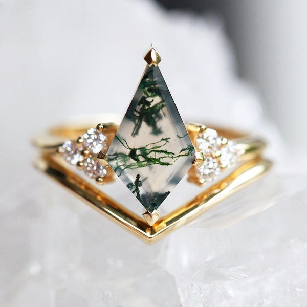 Set verlovingsringen, unieke set edelstenen, mosagaatvlieger en geometrische alternatieve set diamant