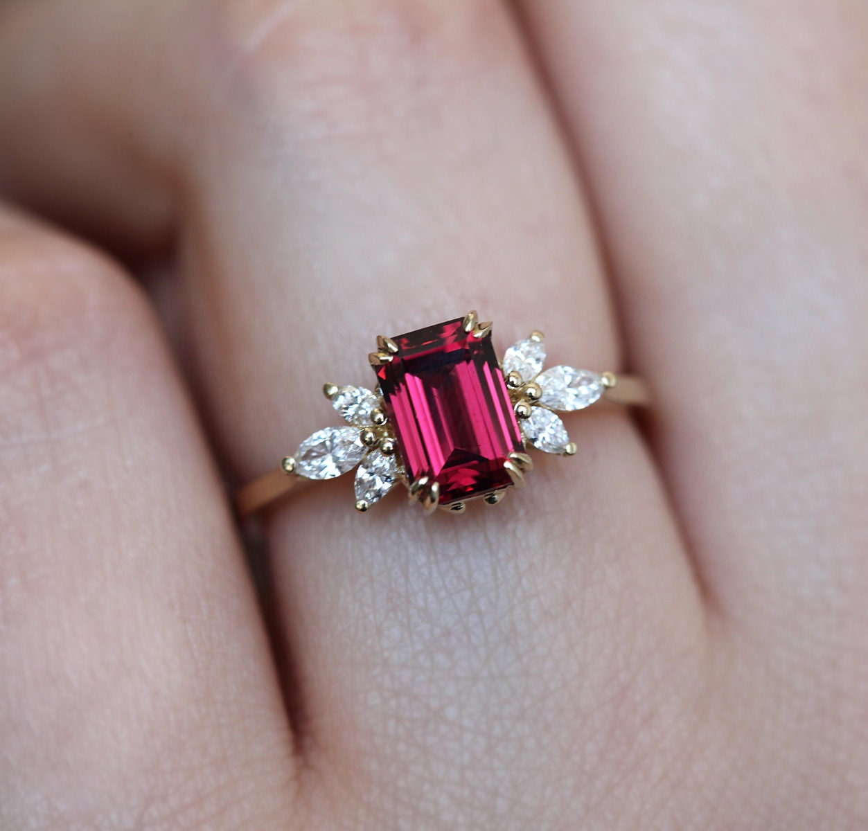 Garnet diamond engagement ring discount