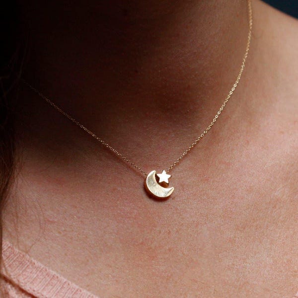 Halsketting met maansikkel, gold filled of 14k massief goud